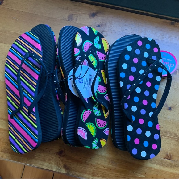 NWT 3 pairs Chatties Girls size XL/4-5 flip flops - Picture 7 of 7